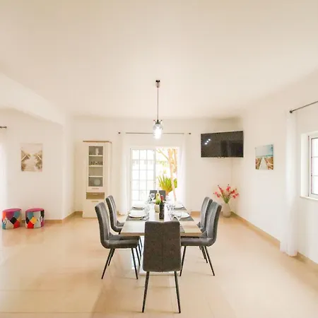 Villa Bahia - Moradia Com Piscina De água Salgada Em